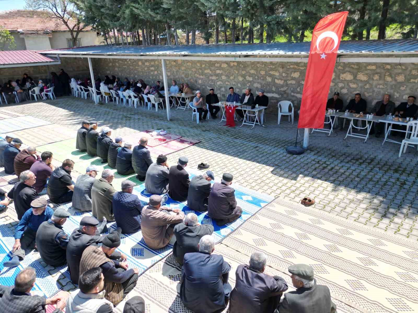 Nasreddin Hoca Mahallesi’nde yağmur ve şükür duası yapıldı
