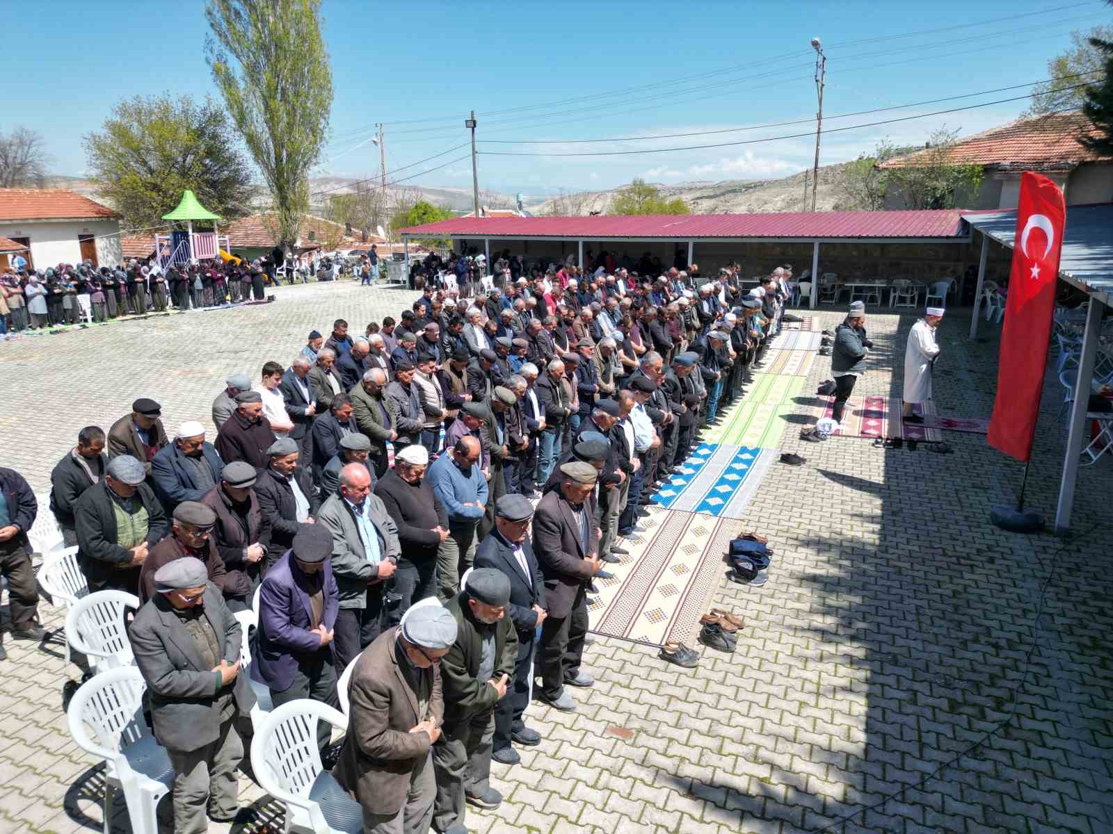 Nasreddin Hoca Mahallesi’nde yağmur ve şükür duası yapıldı
