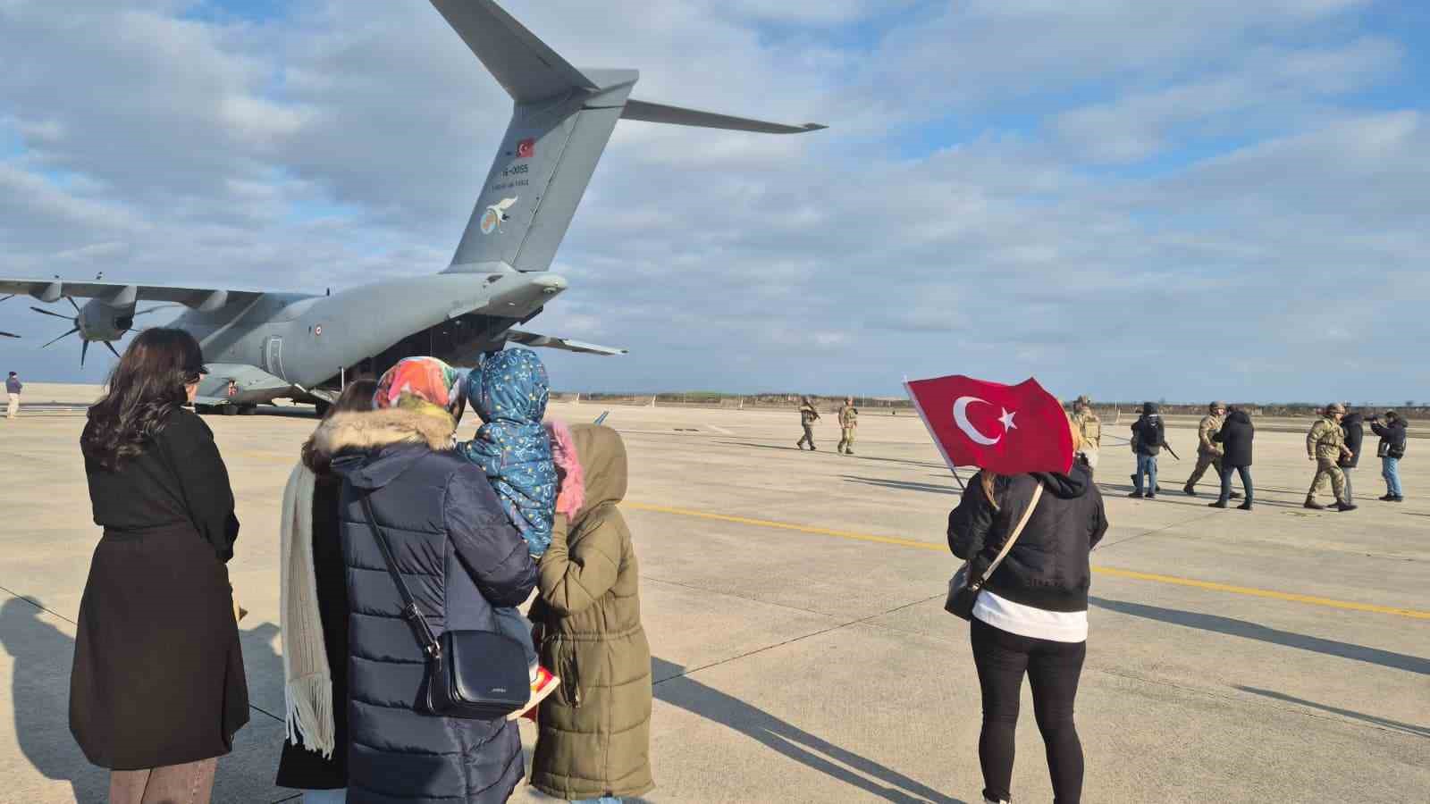 NATO tatbikatından dönen Mehmetçik Çorlu’da törenle karşılandı
