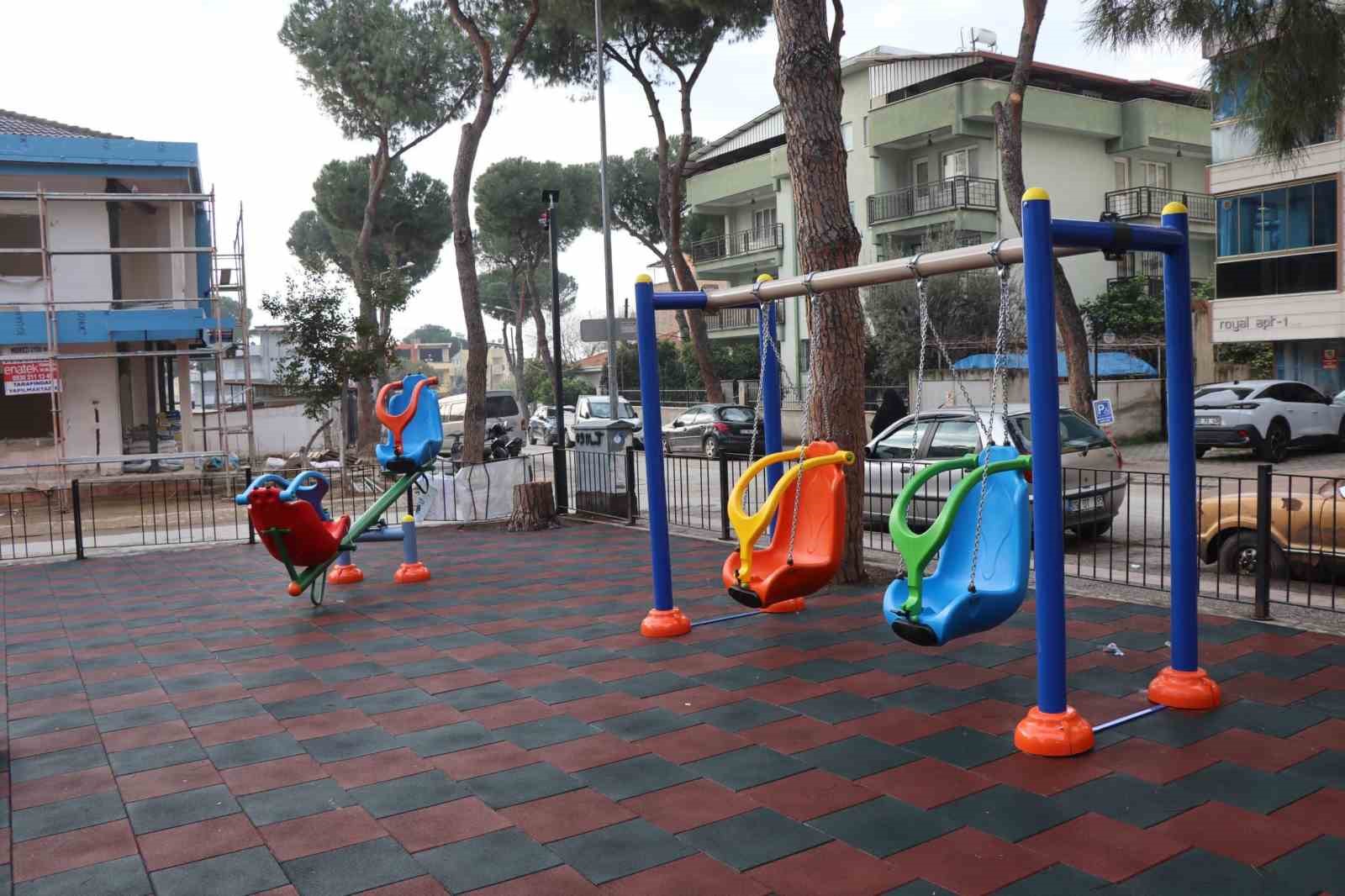 Nazilli Belediyesi çocuk parklarını yeniliyor

