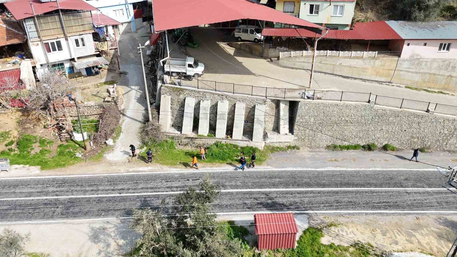 Nazilli Belediyesi’nden 82 mahallede bayram temizliği
Nazilli Belediyesi’nden 82 mahallede bayram temizliği