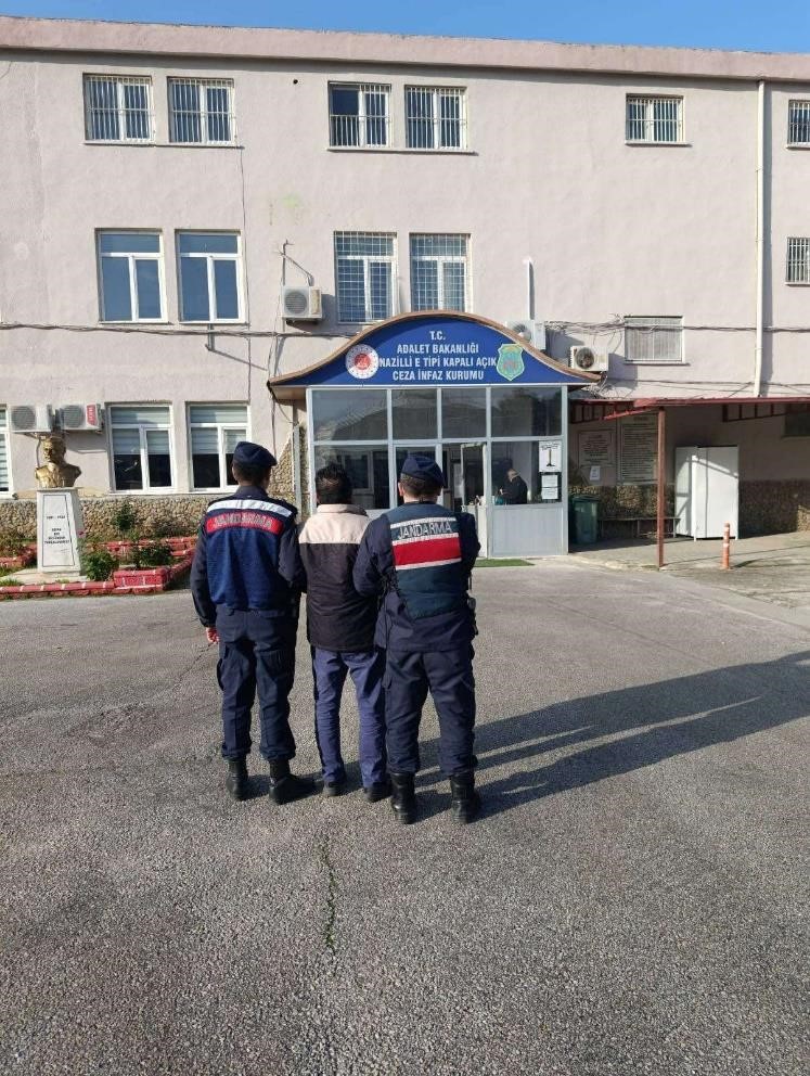 Nazilli’de 2 aranan şahıs yakalandı
