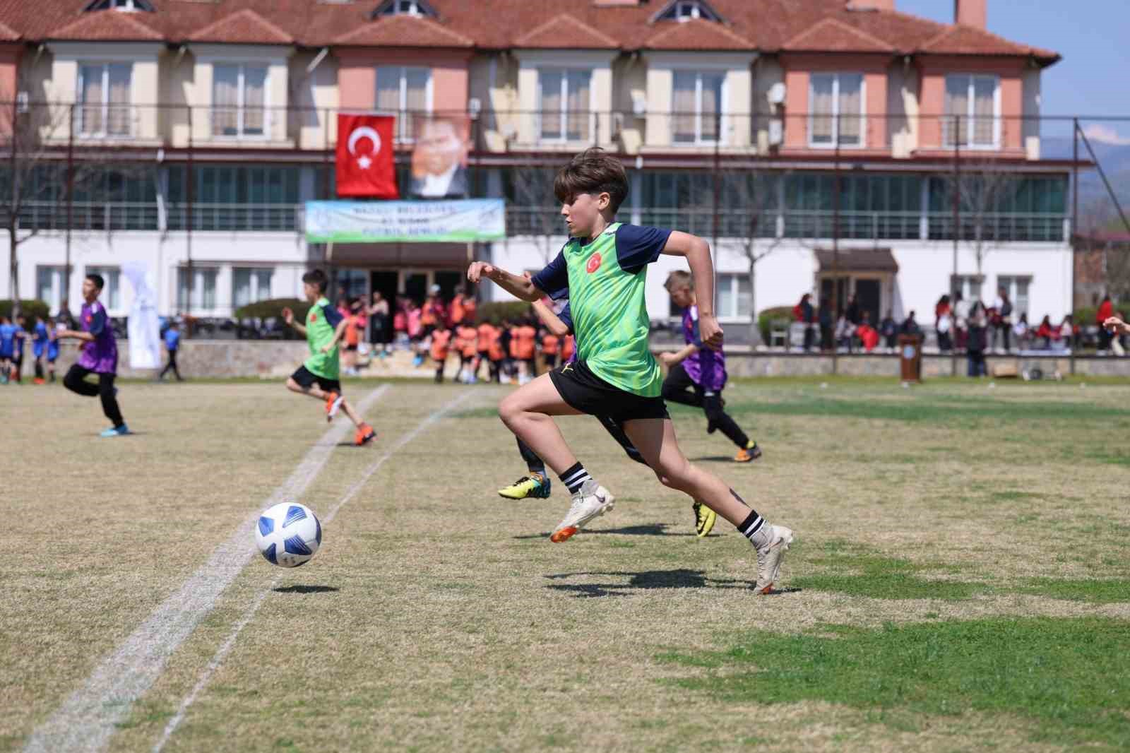 Nazilli’de 23 Nisan coşkusu futbol turnuvasıyla başladı
