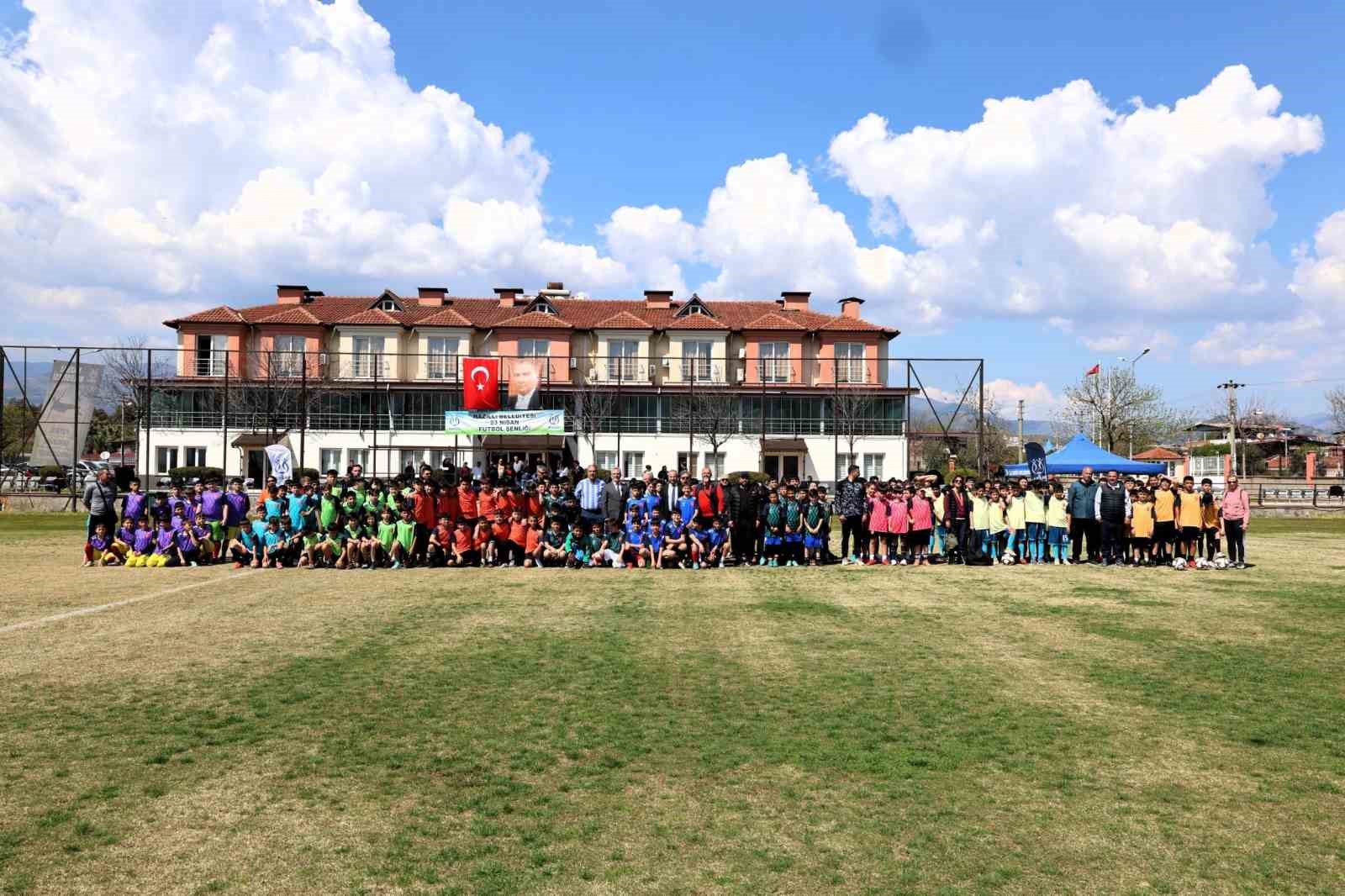 Nazilli’de 23 Nisan coşkusu futbol turnuvasıyla başladı
