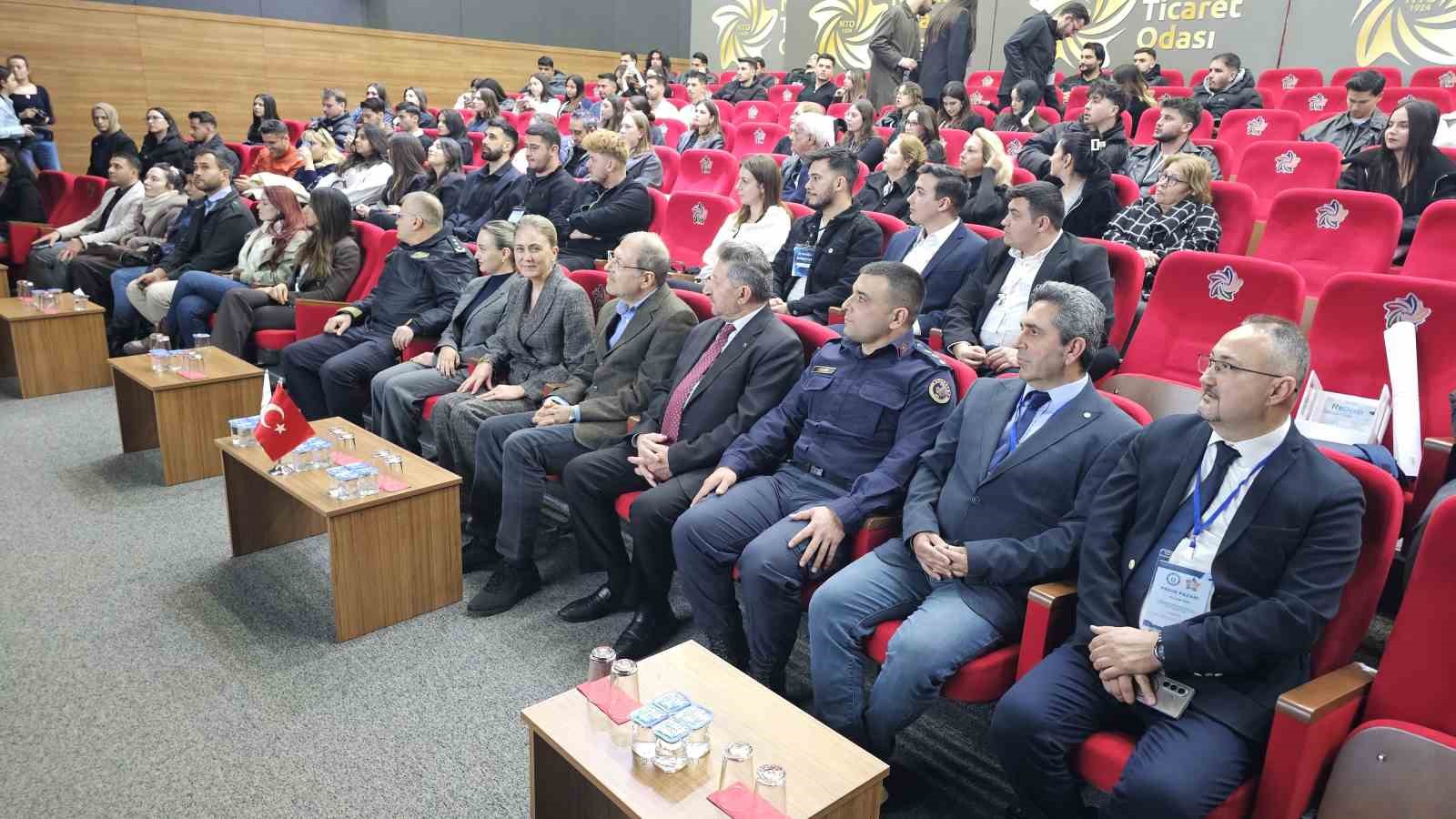 Nazilli’de ADÜ’lü öğrencilerin projeleri görücüye çıktı
Nazilli’de ADÜ’lü öğrencilerin projeleri görücüye çıktı