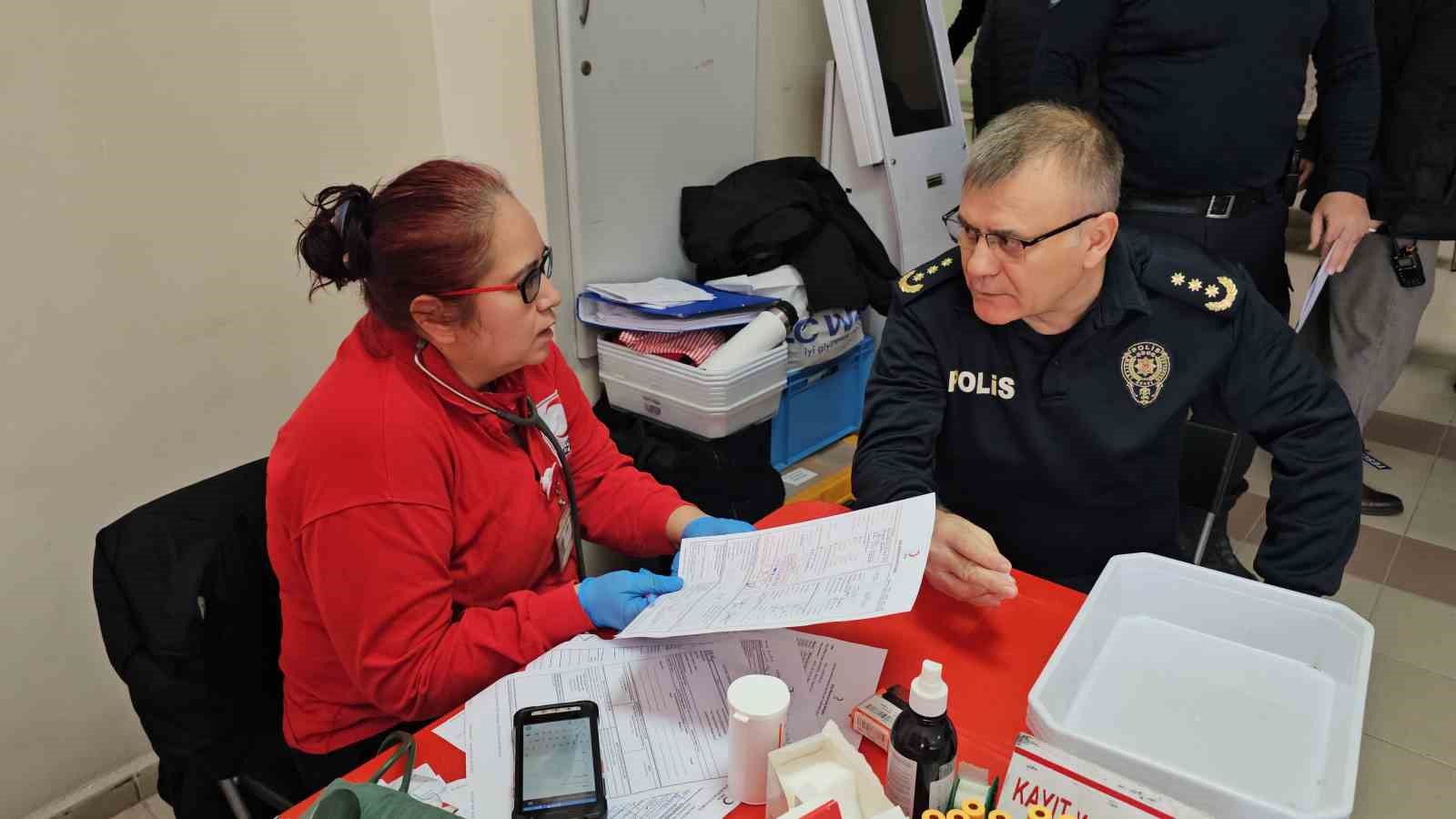 Nazilli’de Emniyet Teşkilatı’ndan Kızılay’a kan desteği
