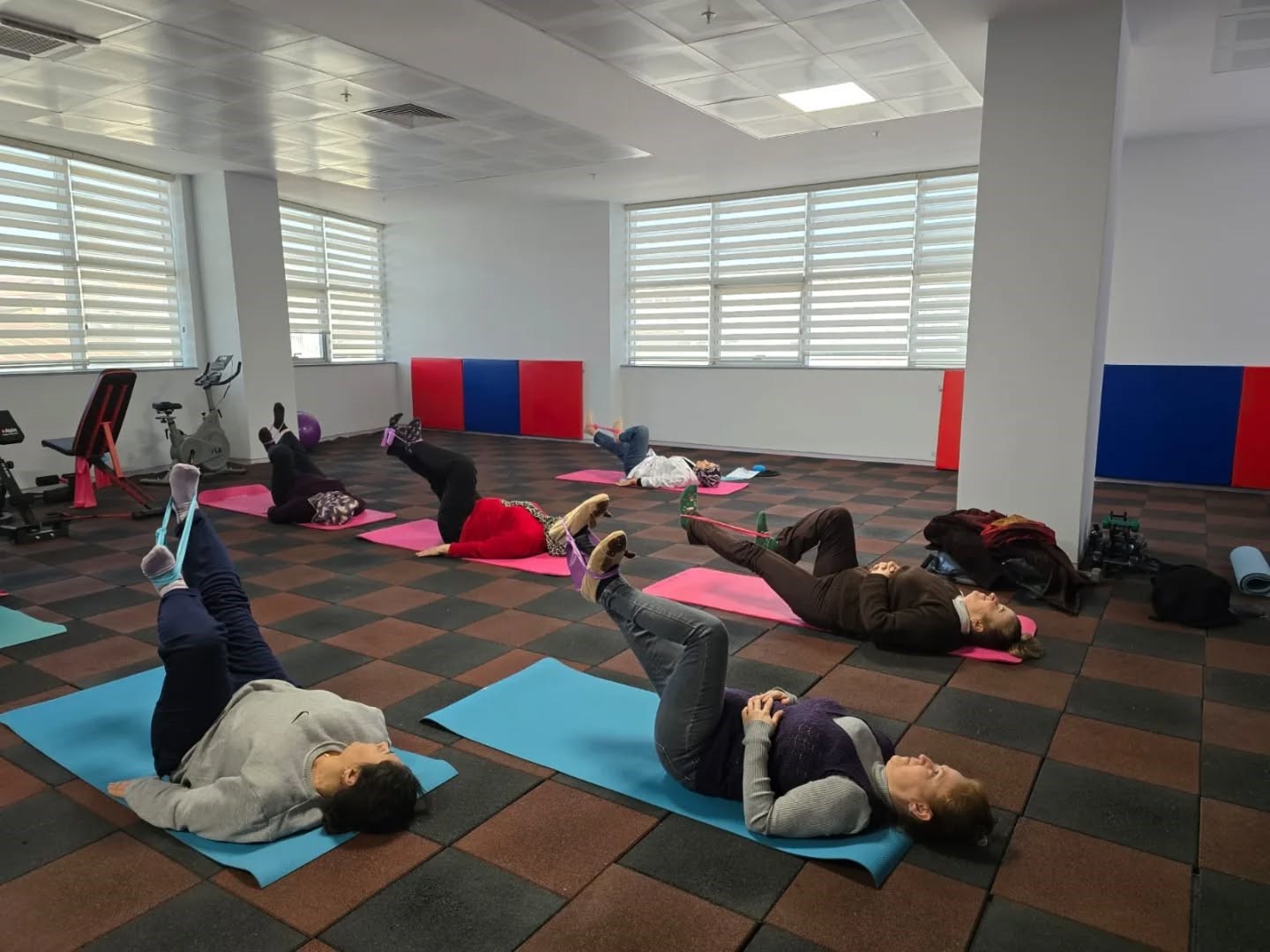 Nazilli’de kadınlar güne sporla başlıyor
Nazilli’de kadınlar güne sporla başlıyor