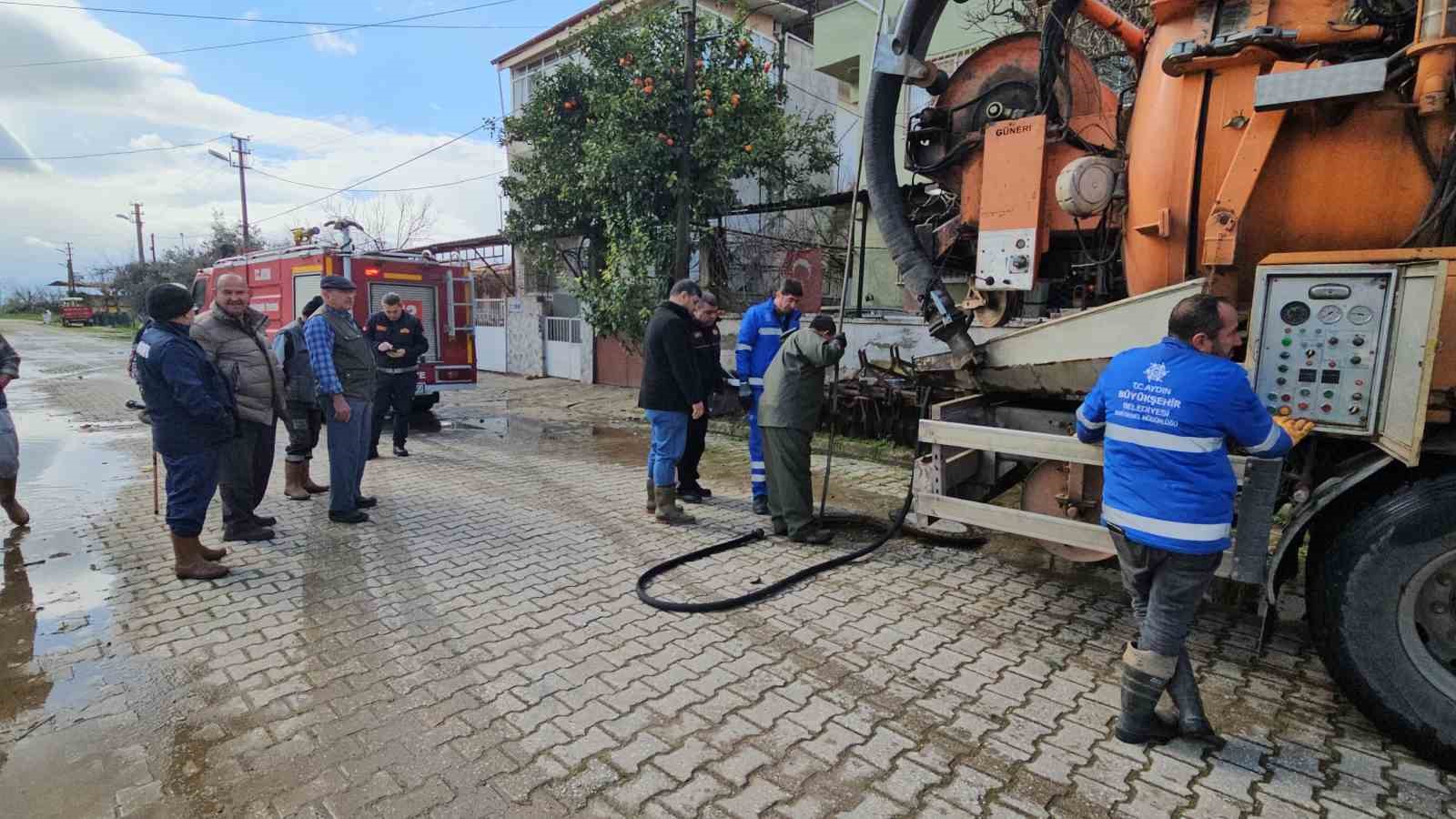 Nazilli’de mahalle sular altında kaldı, ekipler anında müdahale etti
