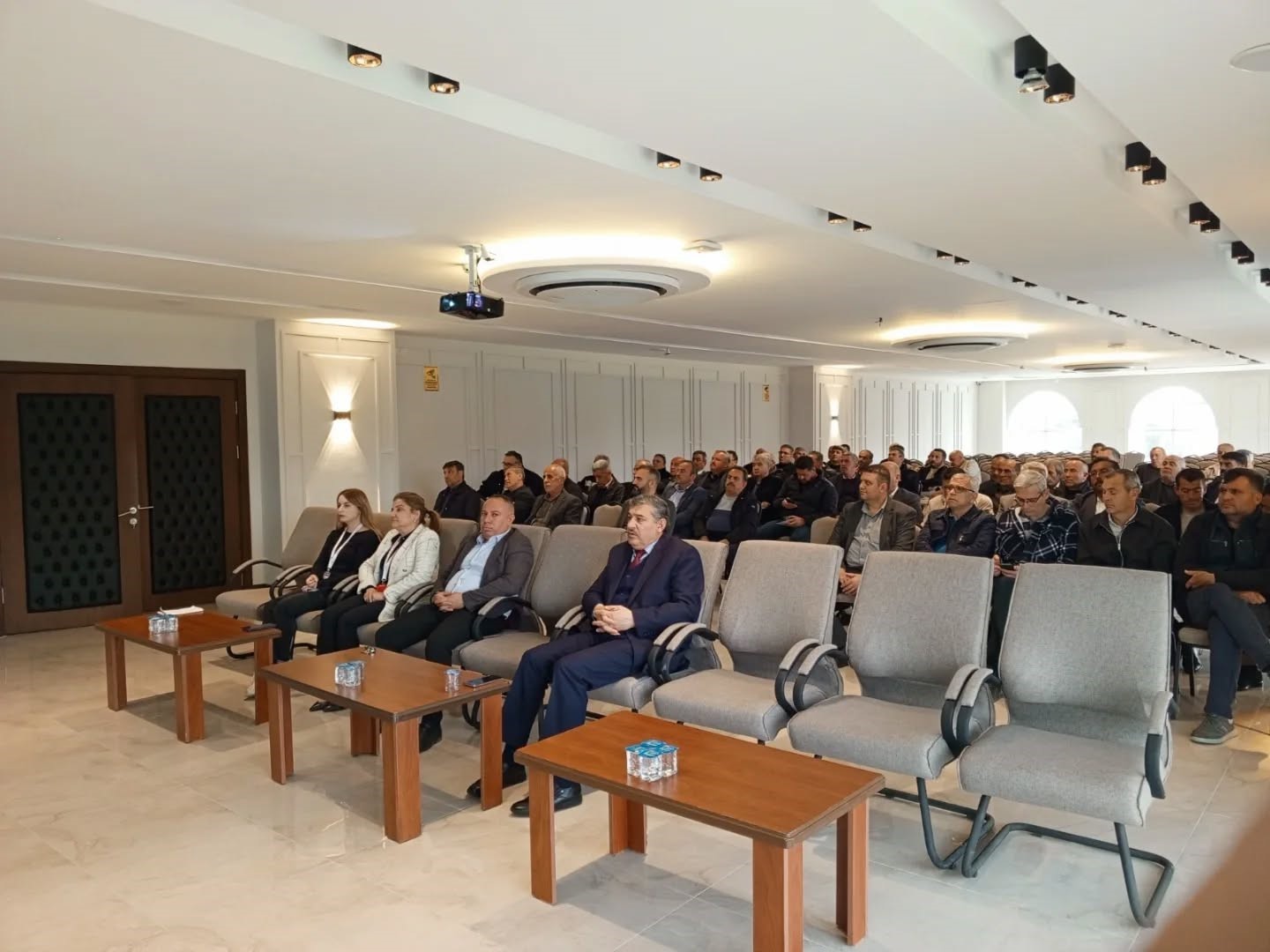 Nazilli’de muhtarlar sigara ve kene kaynaklı hastalıklara karşı uyarı
