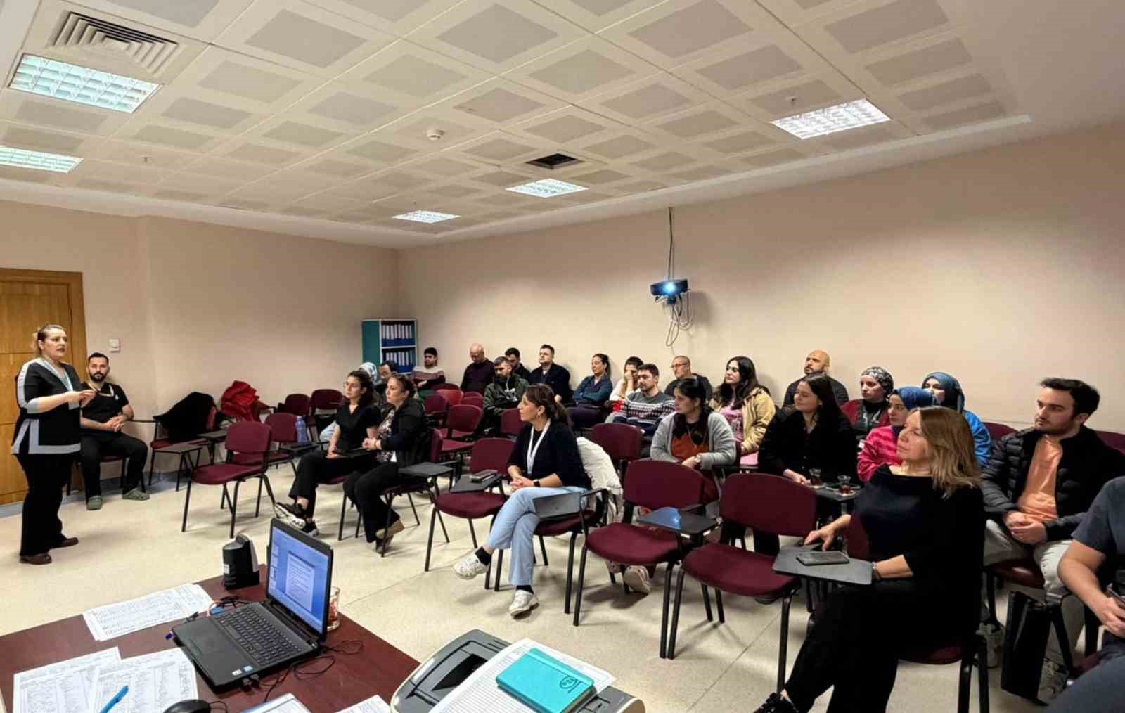 Nazilli’de sağlık çalışanlarına eğitim
