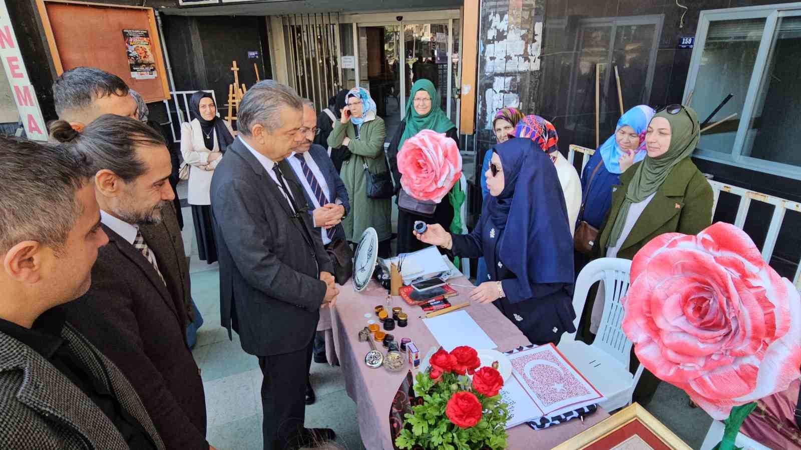 Nazilli’de Tezhip, Ebru ve Hüsn-i Hat Sergisi açıldı
