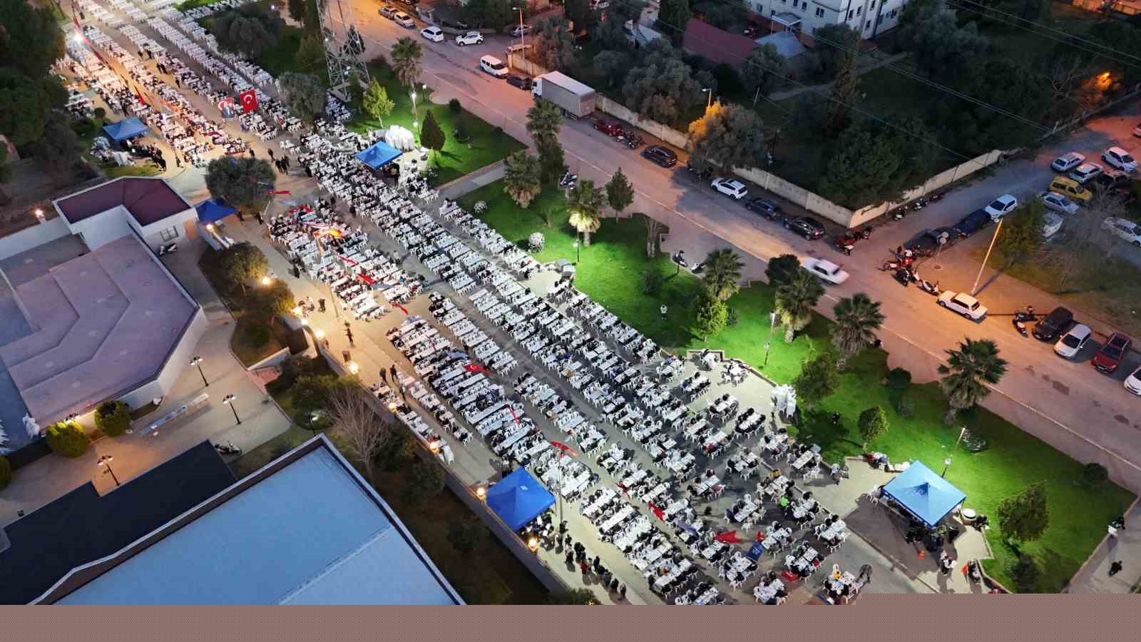 Nazilli’de vatandaşlar iftar sofrasında buluştu
