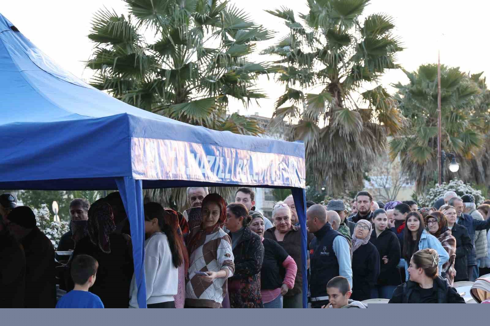 Nazilli’de vatandaşlar iftar sofrasında buluştu
