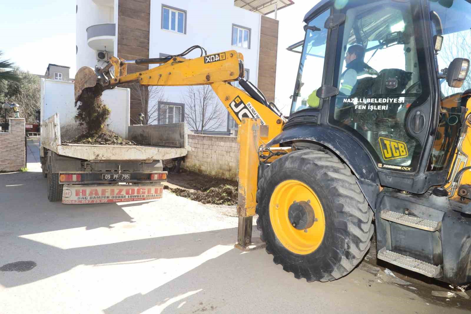 Nazilli’de yol çalışmaları sürüyor
