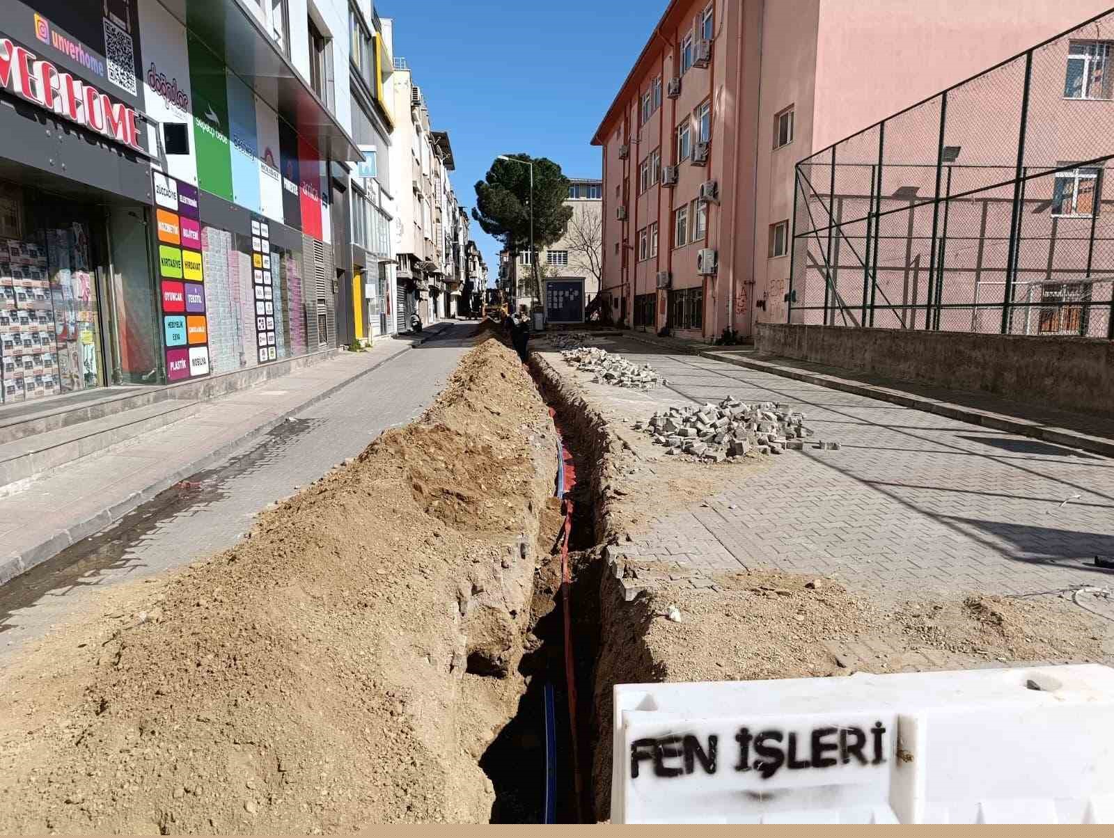 Nazilli’nin 50 yıllık iyi su hattı yenilendi
