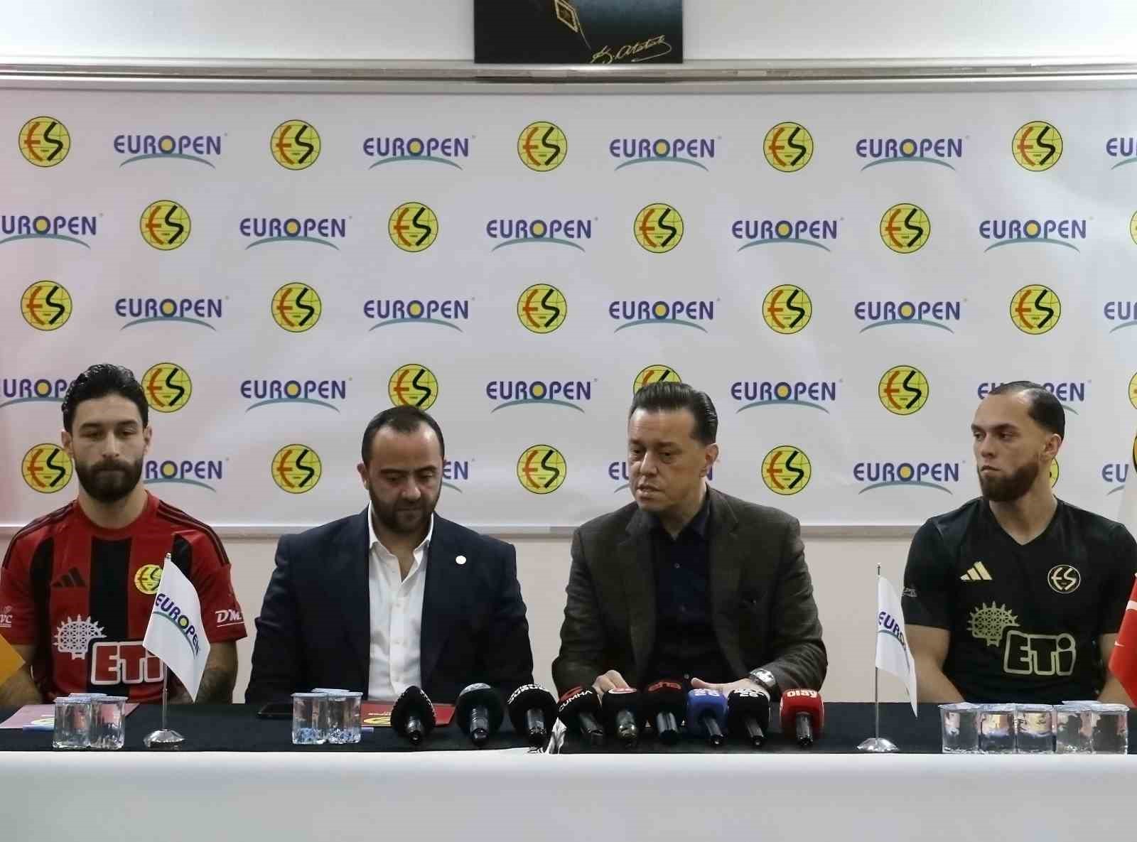 Nebi Hatipoğlu, Eskişehirspor’a 2 futbolcu kazandırdı
