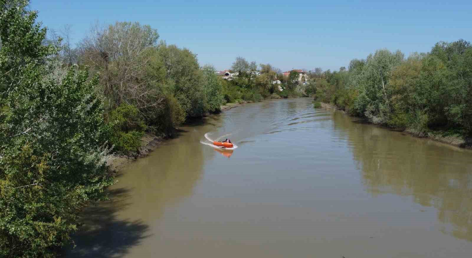 Nehre düşen çocuk için arama çalışmaları 6 gündür sürüyor
