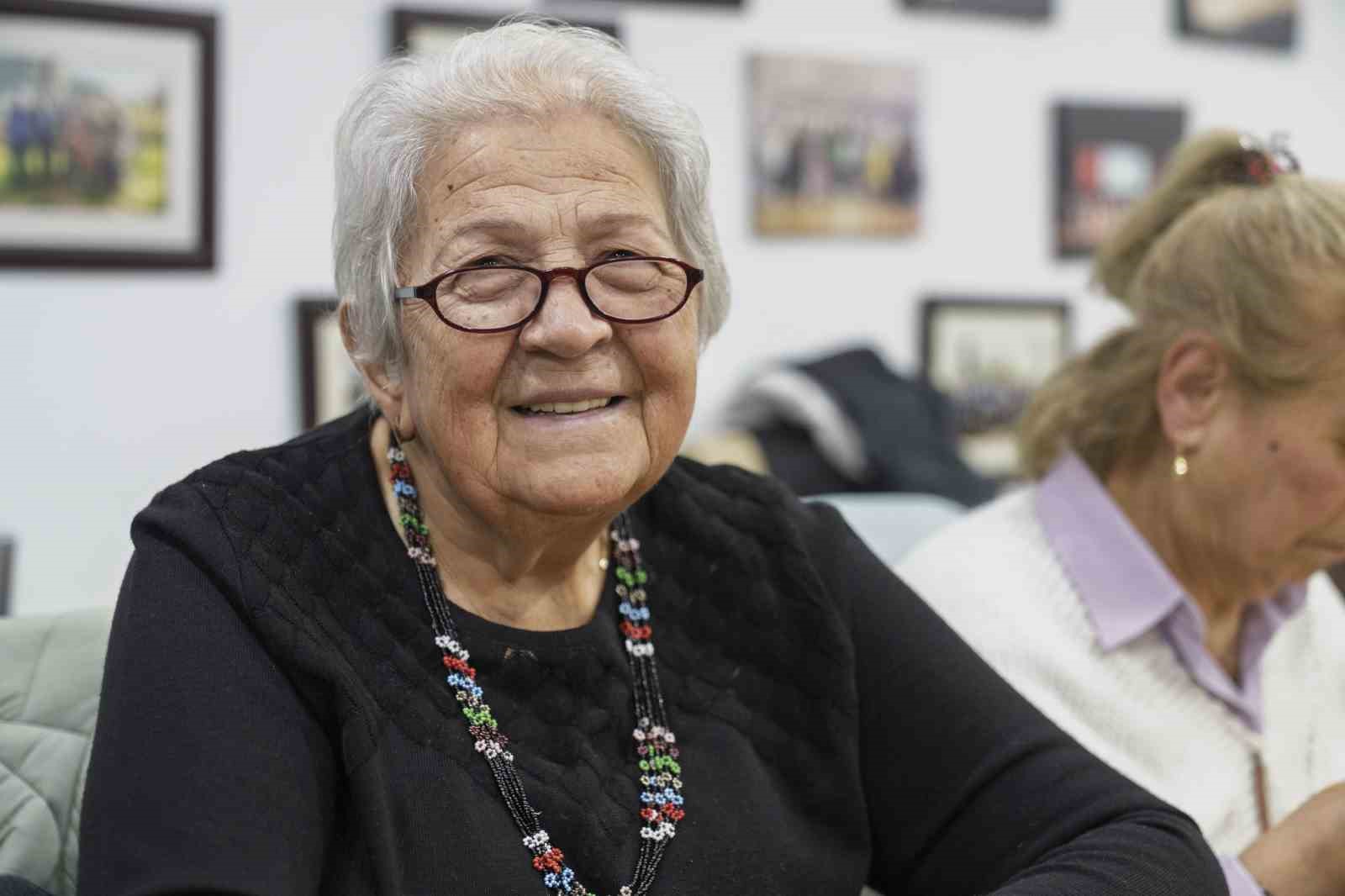 Nesiller arası sağlık dayanışması kalpleri ısıttı
