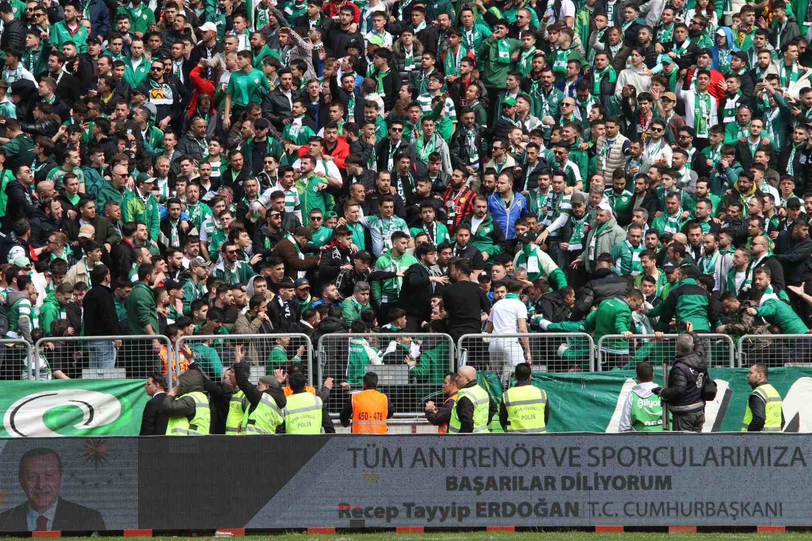 Nesine 2. Lig: Ankara Demirspor: 0 - Bursaspor: 1 (İlk yarı)
