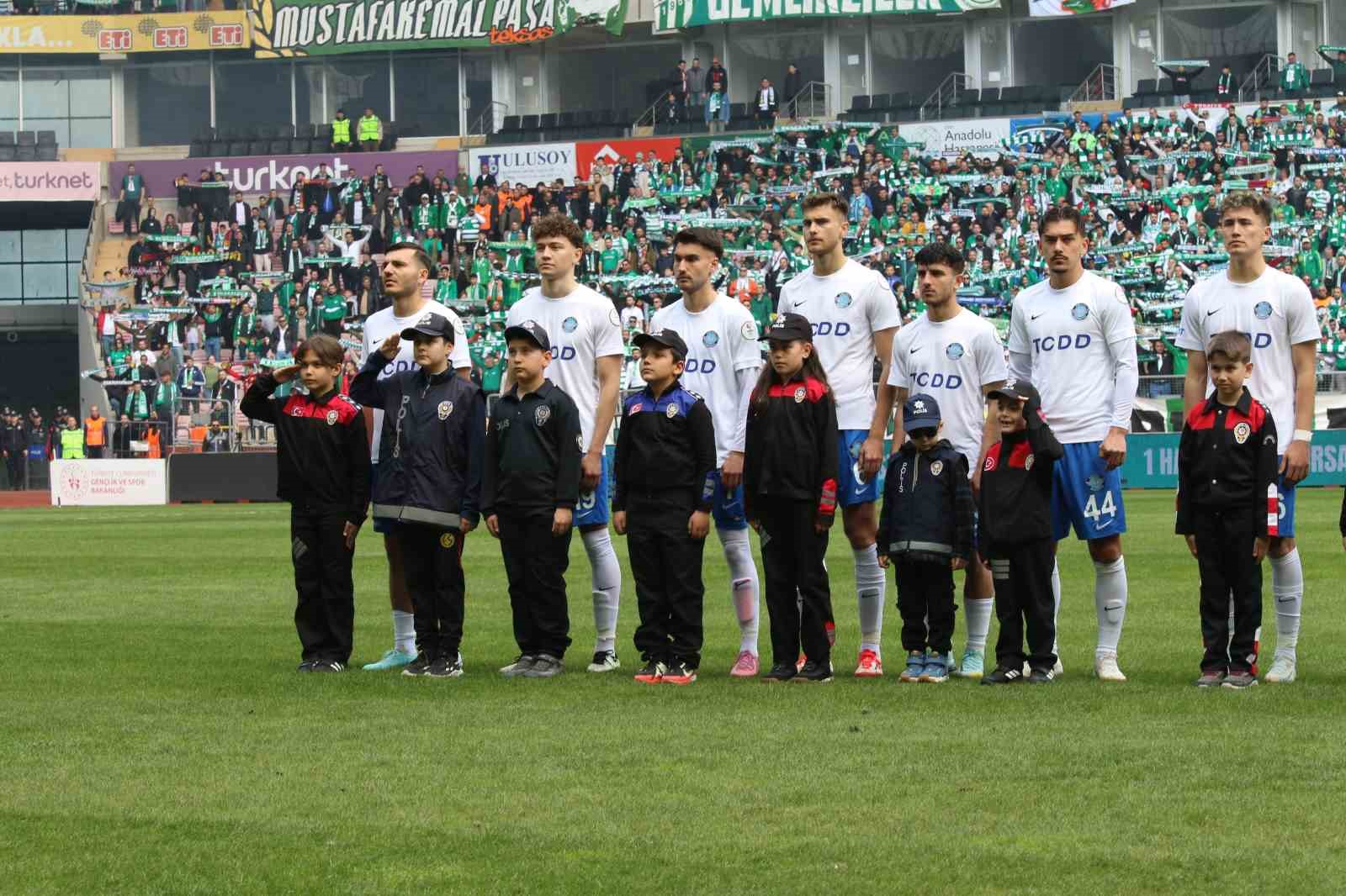 Nesine 2. Lig: Ankara Demirspor: 0 - Bursaspor: 1 (İlk yarı)
