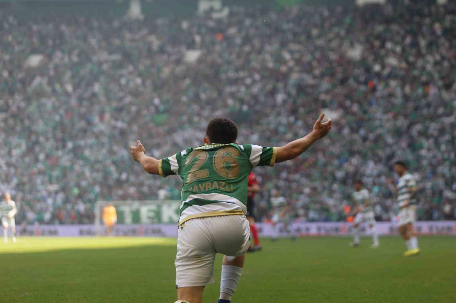 Nesine 2. Lig: Bursaspor: 1 - Somaspor: 0 (İlk yarı)
