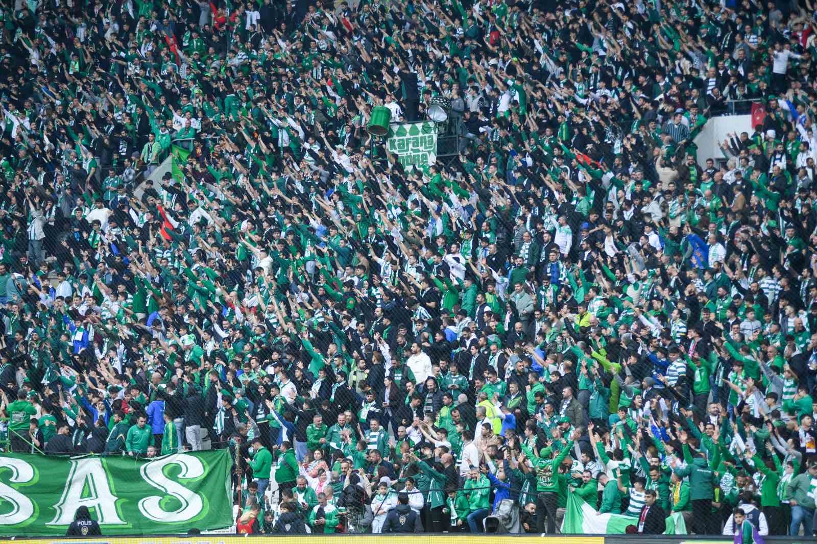 Nesine 2. Lig: Bursaspor: 2 - Mardin 1969 Spor: 0
