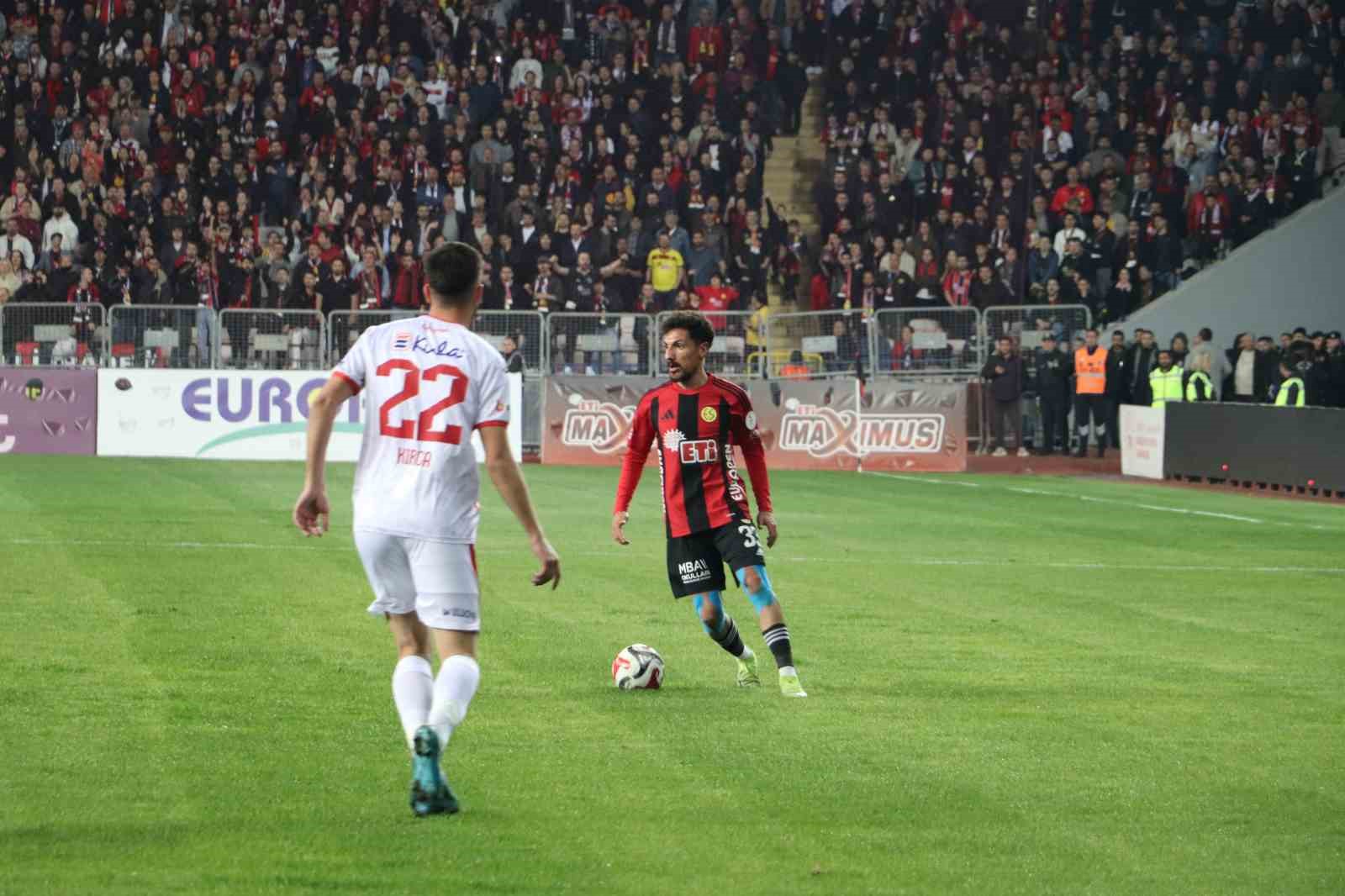 Nesine 3. Lig: Eskişehirspor: 3 - Balıkesirspor: 0
