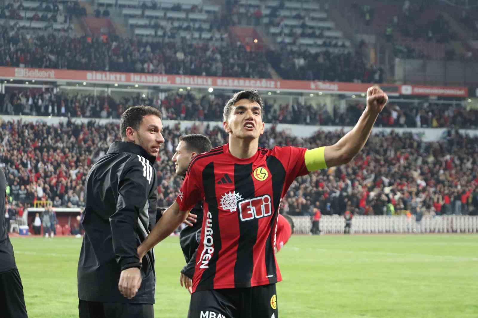 Nesine 3. Lig: Eskişehirspor: 3 - Balıkesirspor: 0
