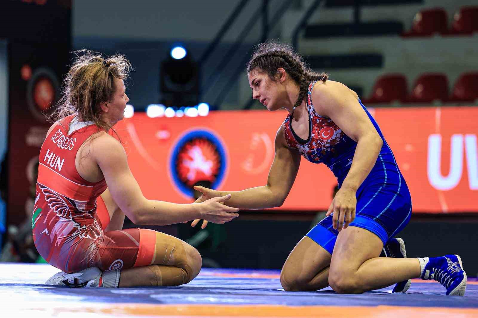 Nesrin Baş’tan bronz madalya
