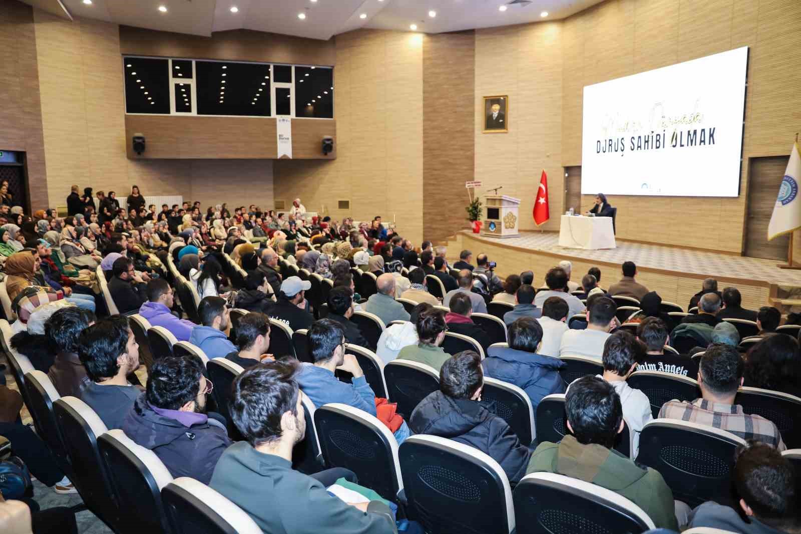 NEÜ’de "Modern Dünyada Duruş Sahibi Olmak" konuşuldu
NEÜ’de "Modern Dünyada Duruş Sahibi Olmak" konuşuldu