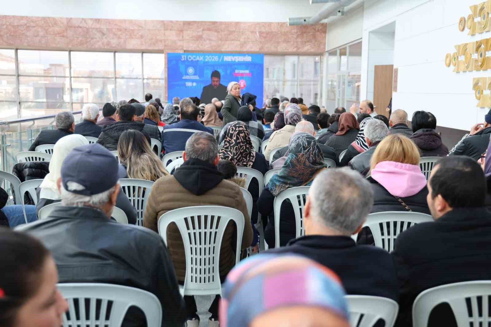 Nevşehir’de 2 bin 368 konutun kura çekilişi yapıldı
Nevşehir’de 2 bin 368 konutun kura çekilişi yapıldı