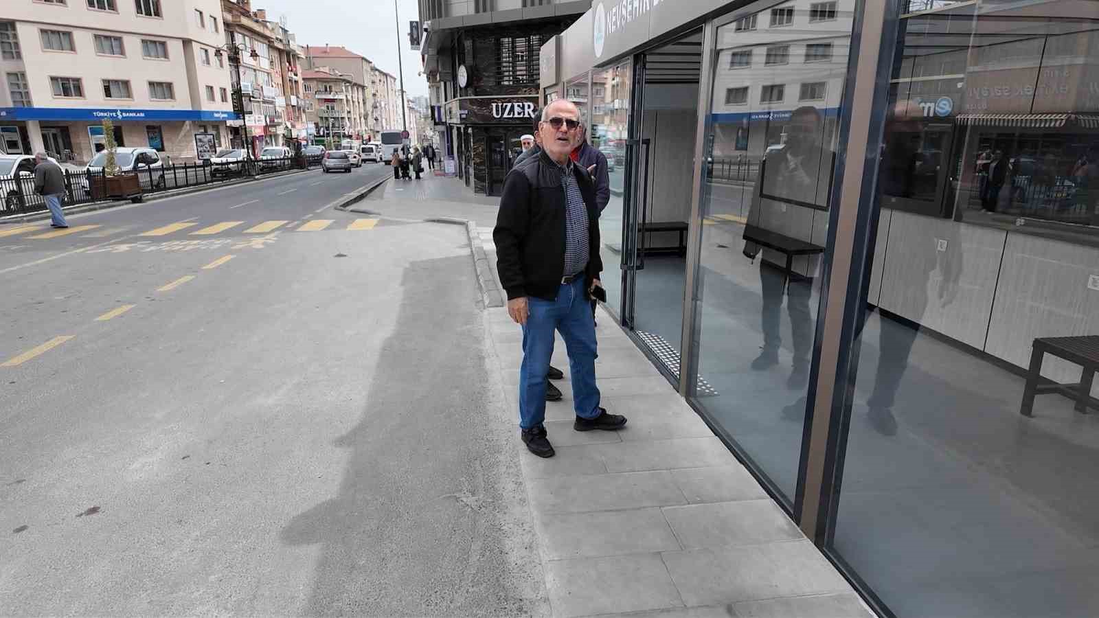 Nevşehir’de akıllı durak kazası kameralara yansıdı
