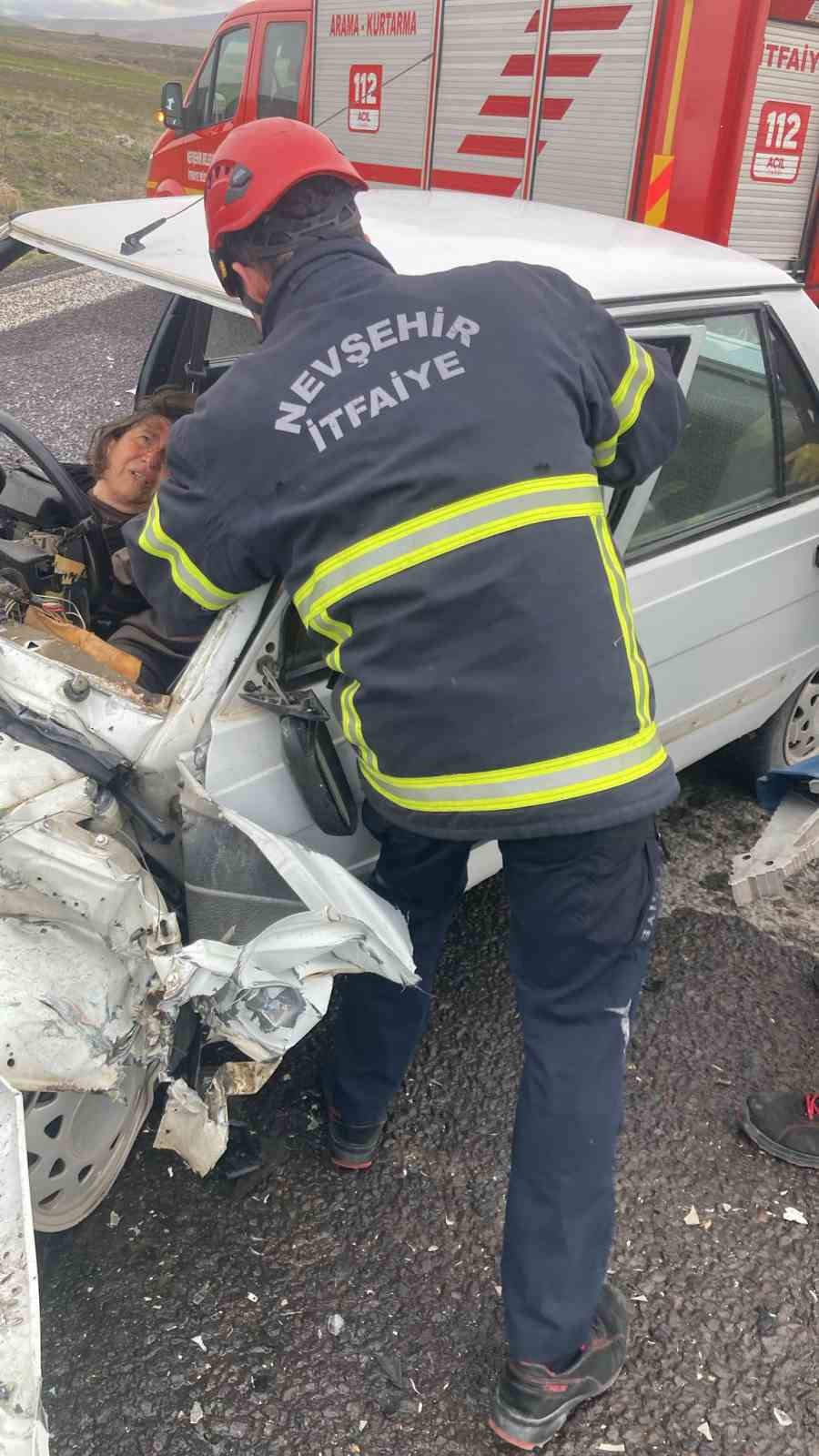 Nevşehir’de iki otomobil çarpıştı: 1 ölü, 2 yaralı
