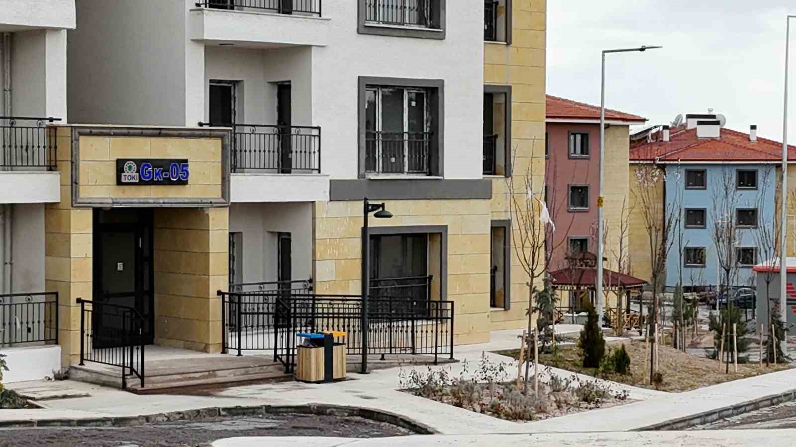 Nevşehir’de TOKİ konutları hak sahiplerine teslim edildi
