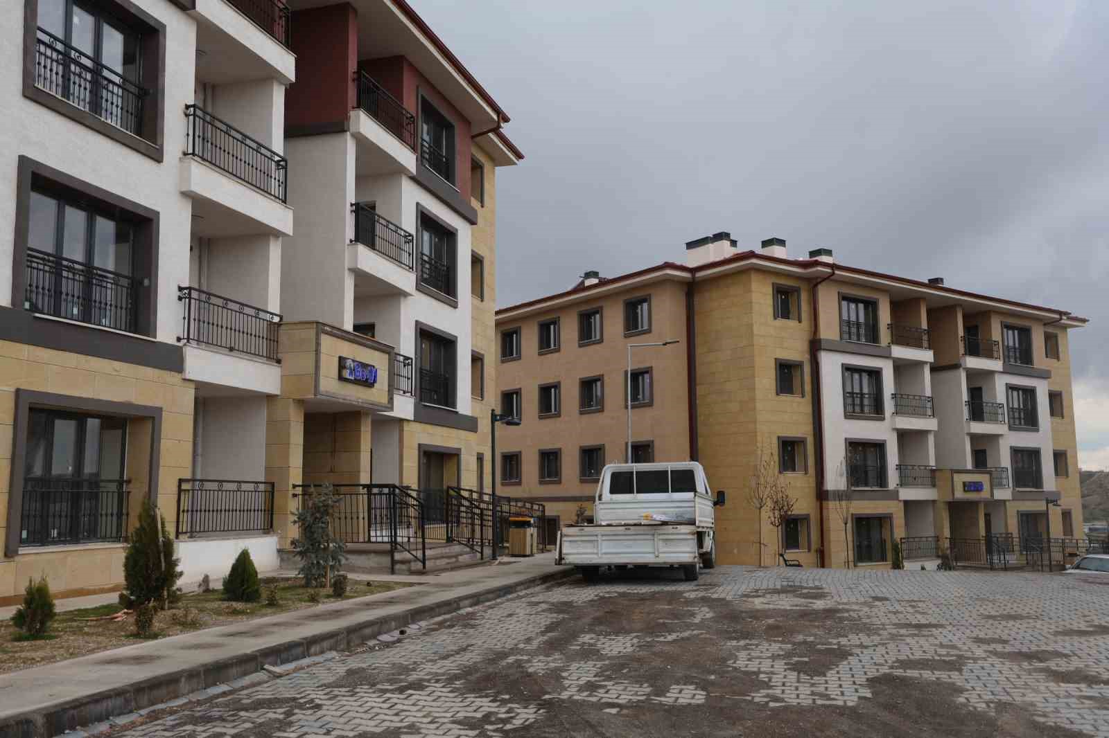 Nevşehir’de TOKİ konutları hak sahiplerine teslim edildi
