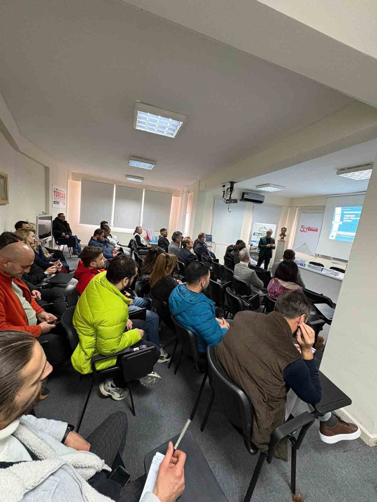 Nevşehirli seyahat acentelerine Erciyes sunumu gerçekleştirildi
Nevşehirli seyahat acentelerine Erciyes sunumu gerçekleştirildi