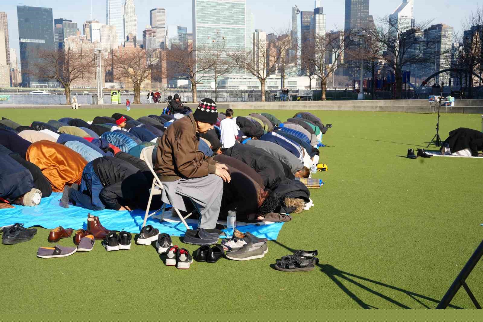 New York’ta bayram namazı sokaklara taştı
