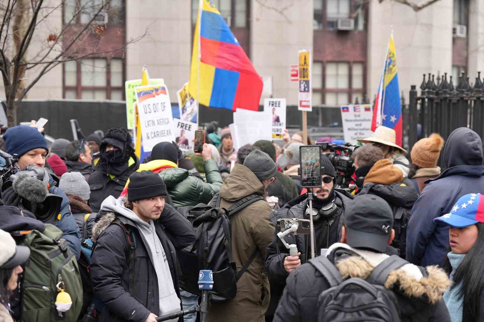 New York’taki duruşma öncesi Maduro ve eşinin serbest bırakılması için protesto
