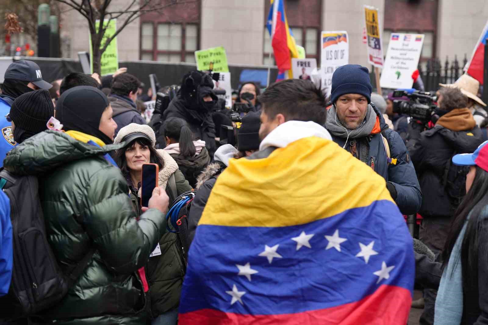 New York’taki duruşma öncesi Maduro ve eşinin serbest bırakılması için protesto
