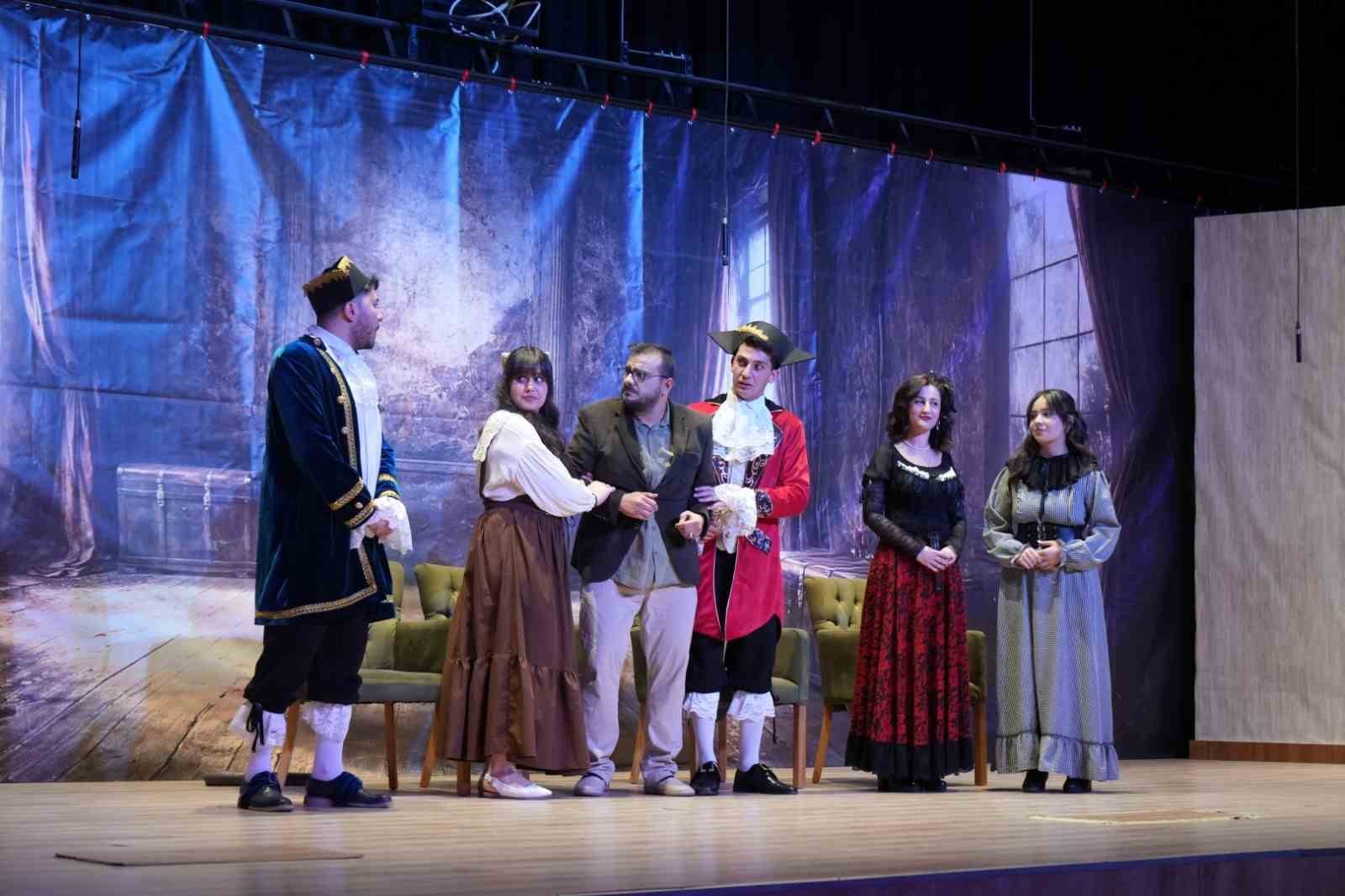 Niğde 3. Tiyatro Festivali sona erdi
