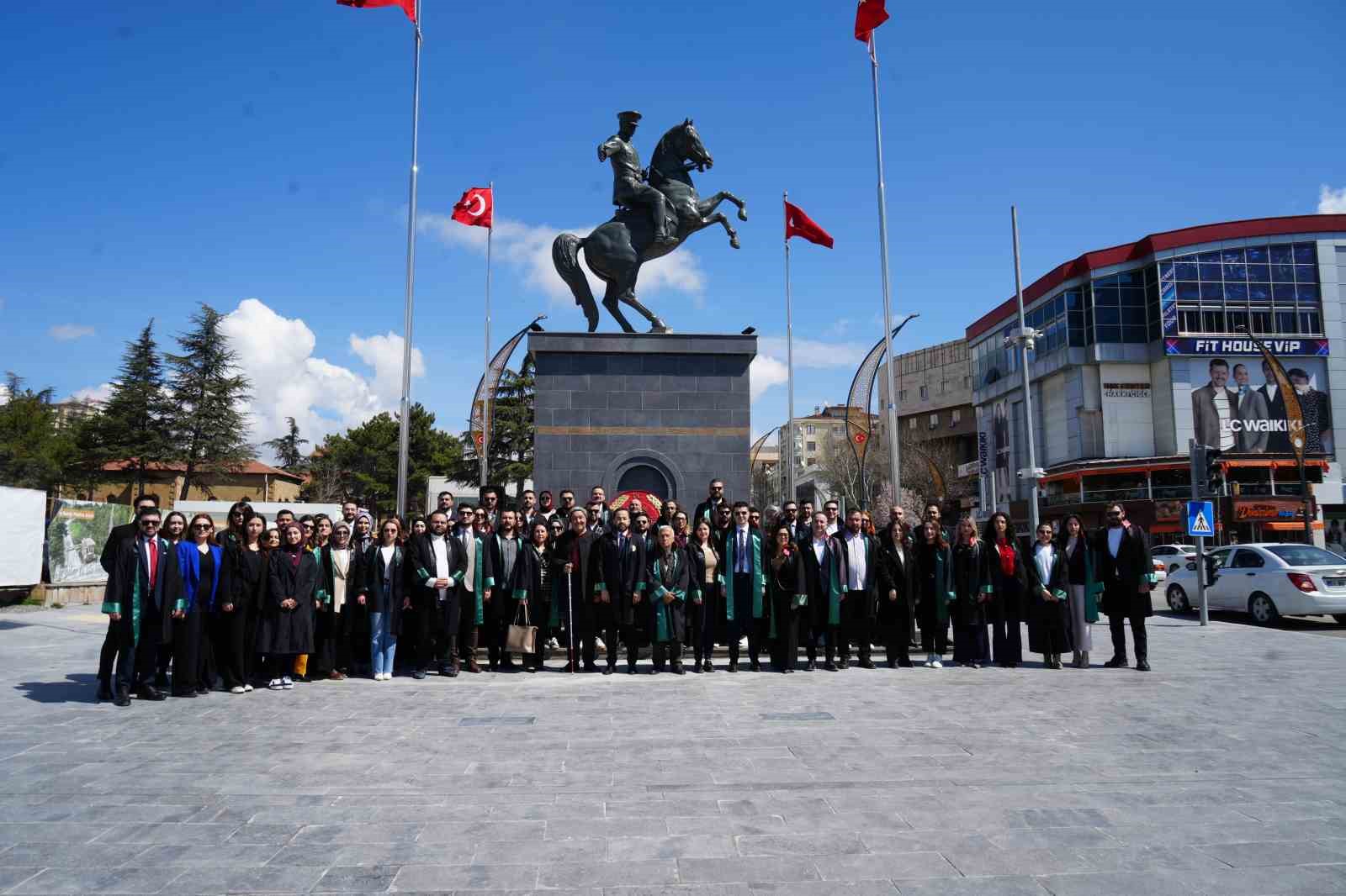 Niğde Barosu Başkanı Öztürk: "Mesleğin güçsüzleşmesi, doğrudan vatandaşların adalete erişimini zedeler"
