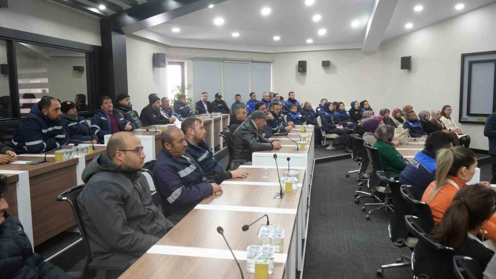 Niğde Belediyesi personeline ’sanal kumar’ farkındalık eğitimi
