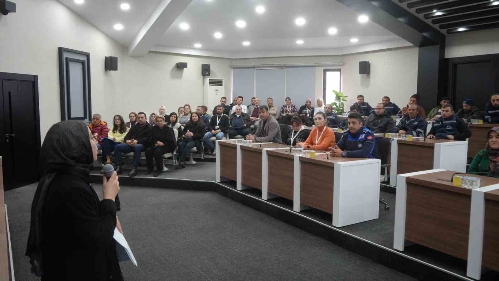 Niğde Belediyesi personeline ’sanal kumar’ farkındalık eğitimi
