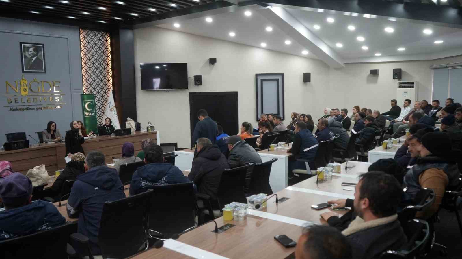 Niğde Belediyesi personeline ’sanal kumar’ farkındalık eğitimi
