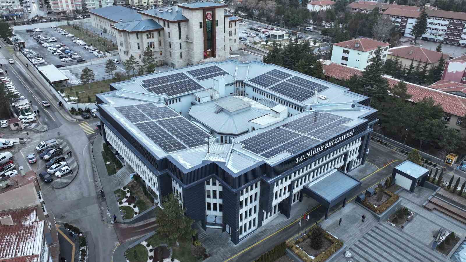 Niğde Belediyesi’nden enerjisini RES’ten alacak
Niğde Belediyesi’nden enerjisini RES’ten alacak