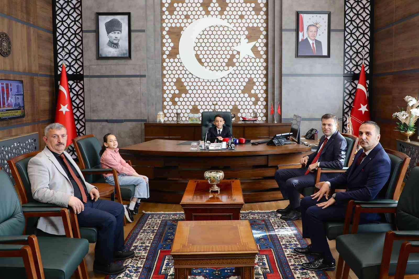 Niğde Valisi Akmeşe, koltuğunu Yusuf İncesu’ya emanet etti
