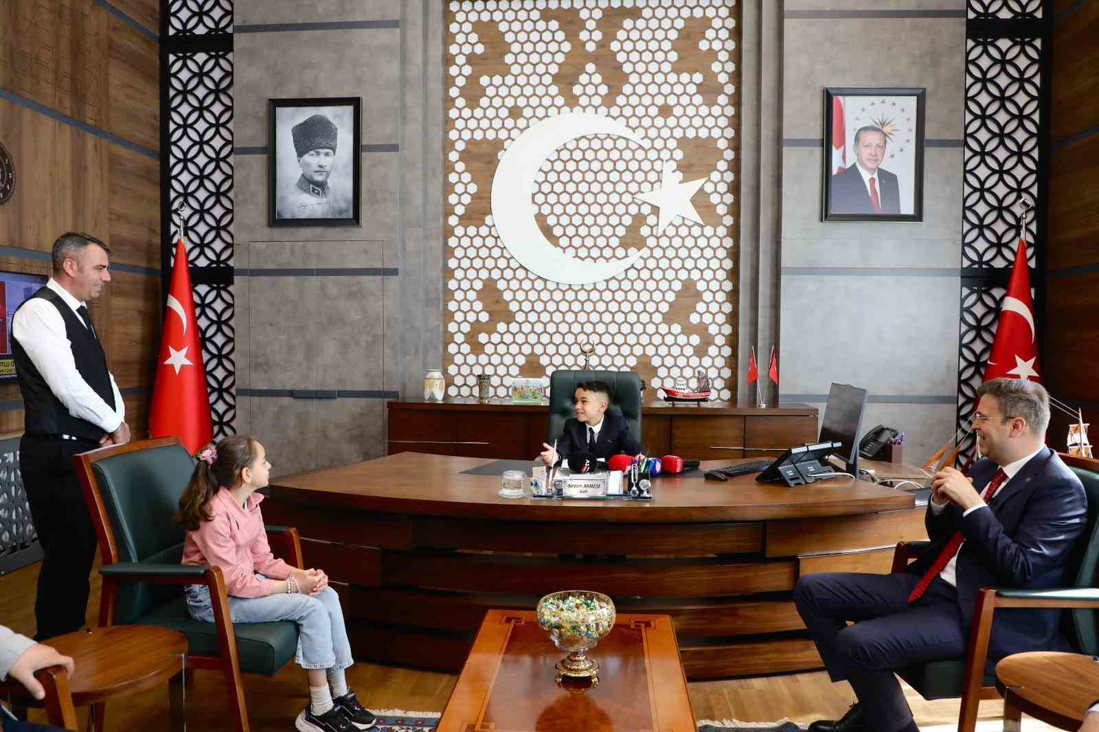 Niğde Valisi Akmeşe, koltuğunu Yusuf İncesu’ya emanet etti
