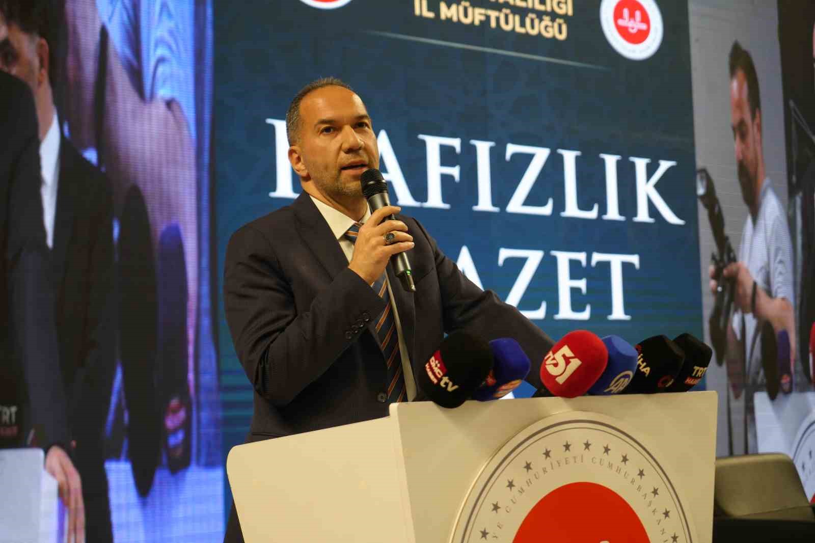 Niğde’de 111 hafız için icazet töreni
Niğde’de 111 hafız için icazet töreni