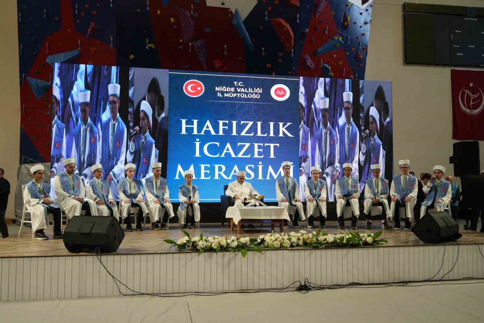 Niğde’de 111 hafız için icazet töreni
Niğde’de 111 hafız için icazet töreni