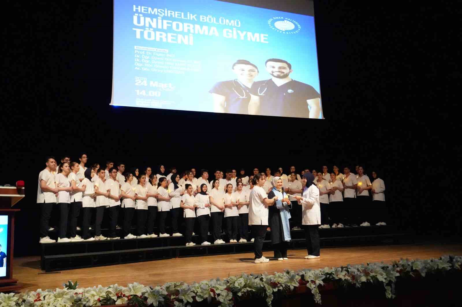 Niğde’de 120 hemşire adayı üniforma giydi
